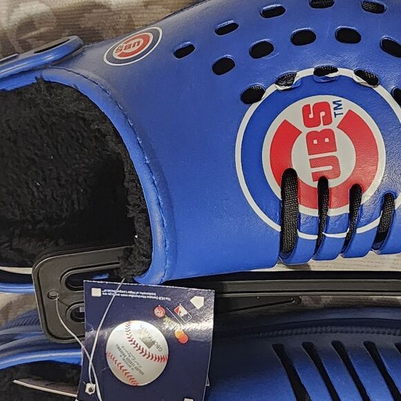 Red and Blue Slippers with Ventilation and Adjustable Strap - Picture 3 of 5